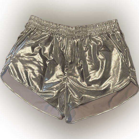 Silver Pesion shorts 2XL plus size metallic glam - Picture 1 of 3